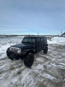 2012 jeep wrangler Sahara four-door - Photo 6
