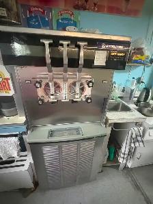Commercial Soft Serve Ice Cream Machine – Like New! - Photo 8