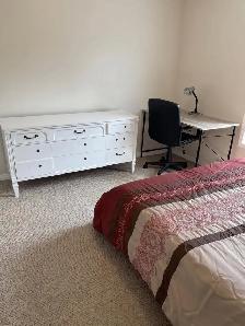 Private room near Queen's campus, Sept 1, cleaning included - Photo 5