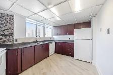 3 BDR & 1.5 WSR- SquareOne Mississauga for Rent - Photo 2