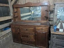 buffet/ hutch