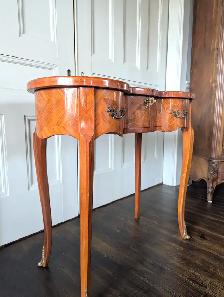 Antique French Vanity - Photo 2