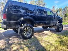 RARE FIND 2000 Ford Excursion Limited - Photo 2