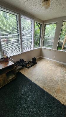 1 Bed & Den Buena Vista Full House for Rent - Photo 12