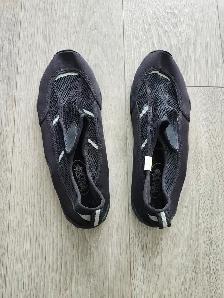 Soulier d'eau & de plage 9-10 et soulier d'eau & de plage 5-6 . - Photo 2