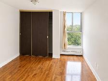 Spacious Corner 2 Bedroom Condo — 1,000 sq ft — $3,000/month - Photo 11