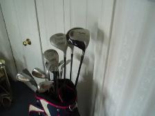 WOMEN'S R.H. GOLF CLUBS WITH TAYLORMADE DRIVER  AND  NEW BAG - Photo 3