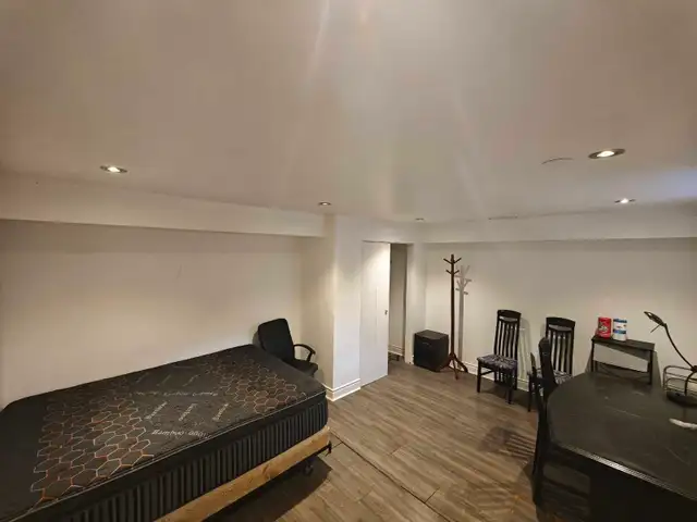 Private large room near royal york subway