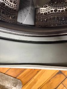 Bosch 24 inch washer and ventless dryer - Photo 3