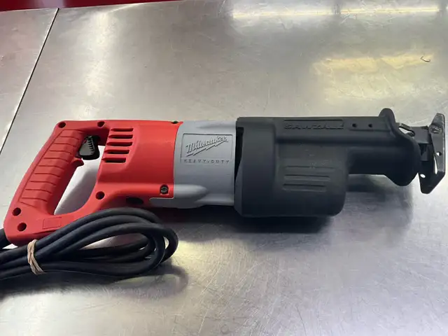 Scie alternative filaire Milwaukee