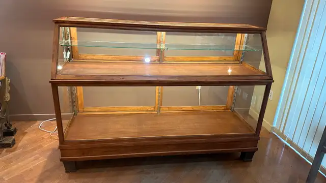 Display Cabinet, Vintage