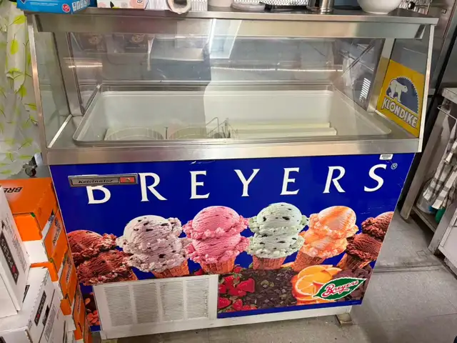 Ice Cream Display Freezer