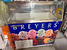 Ice Cream Display Freezer - Photo 4
