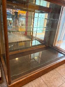 Display Cabinet - Photo 2