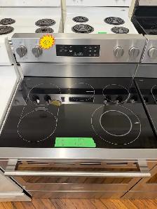 Maytag open box new stainless steel glass top stove - Photo 2