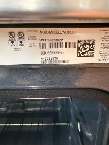 Maytag open box new stainless steel glass top stove - Photo 4
