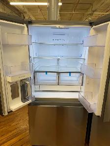 Samsung open box  32 with water and ice - Photo 3