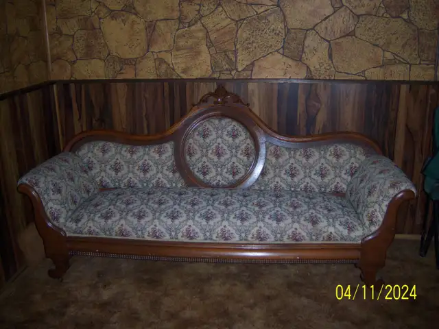 Beautiful antique settee
