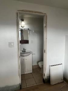 lake view room with private bathroom,near bridge for rent - Photo 5