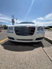 2014 Chrysler 300 AWD - Photo 2
