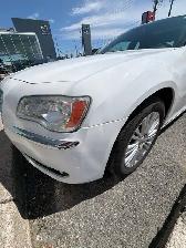 2014 Chrysler 300 AWD - Photo 6