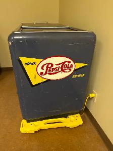 Pepsi Cooler - Photo 2