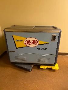 Pepsi Cooler - Photo 6