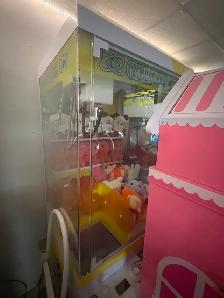 Like New Galaxy Joy Claw Machines for Sale - Photo 5