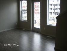 Luxury 3BR & 2.5 Washroom Condo Town house for rent - Photo 2
