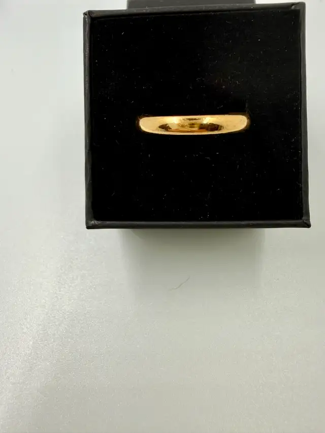 Men's 22K Gold Wedding Band~Size 9