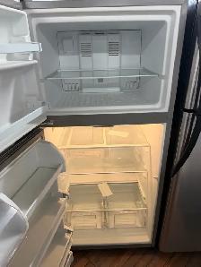 Whirlpool stainless steel Two door fridge - Photo 2