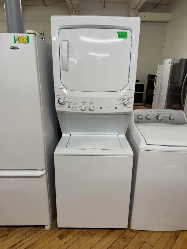 GE white Laundry  Centre