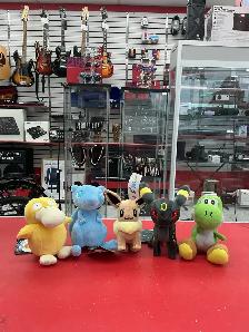 peluches neuves à 13$ chacune