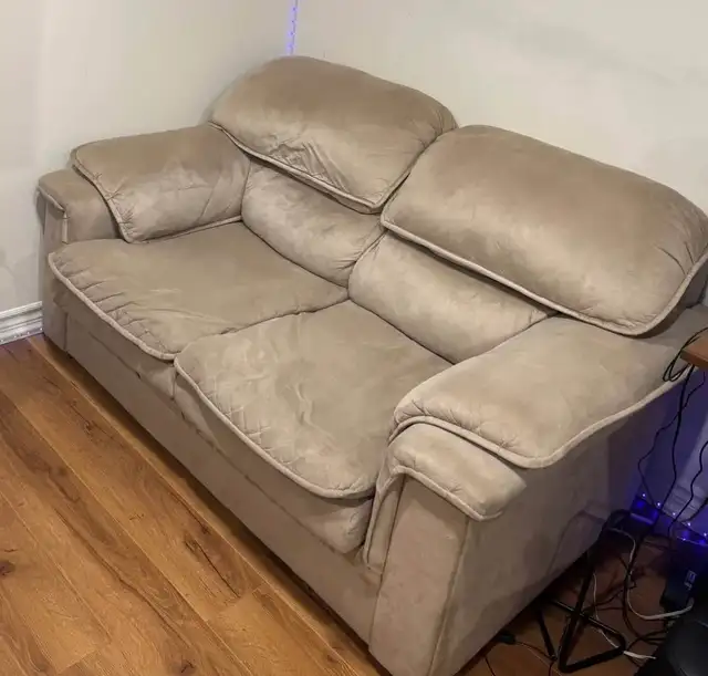 Couch for sale $100