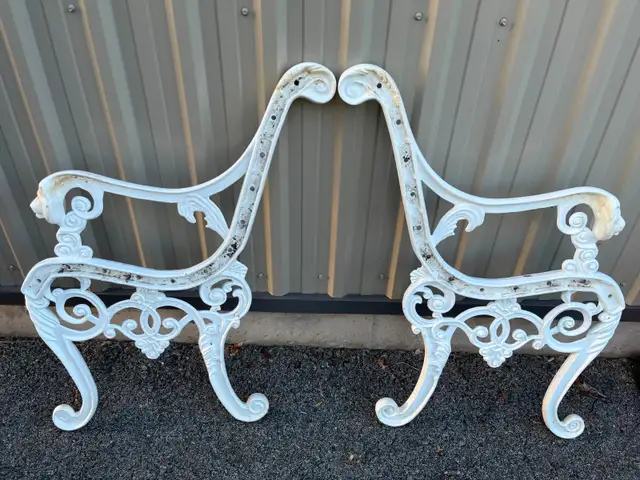 CAST IRON PARK BENCH ENDS