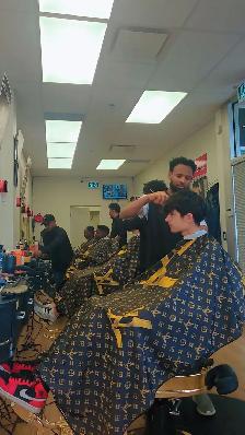 hiring barber shop - Photo 10