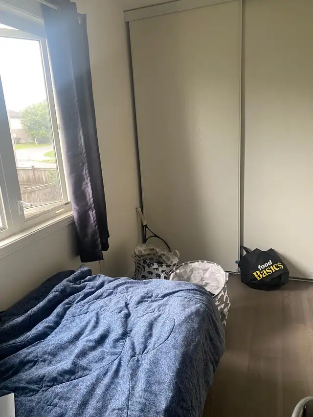 Room for rent in Kanata from September