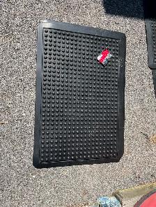 Power Fist Anti-Fatigue Bubble Mats - Photo 3