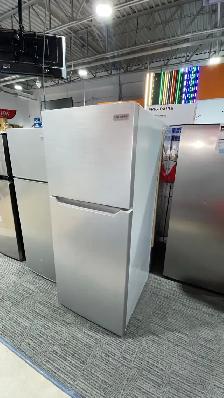 FRIGIDAIRE 10 CUFT UPRIGHT REFRIGERATOR MODEL. EFR1033-SS