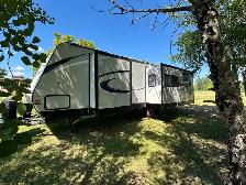 Beautiful Couples Trailer - Photo 4