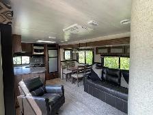 Beautiful Couples Trailer - Photo 5