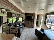 Beautiful Couples Trailer - Photo 6