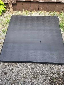 Free 5.5 foot tonneau cover
