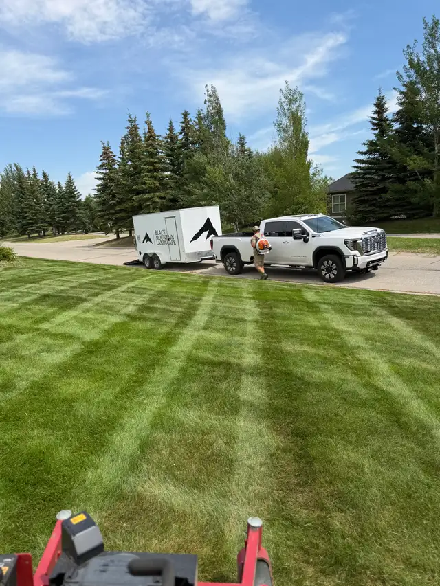 FULL-TIME LAWN CARE & LANDSCAPING CREW MEMBER