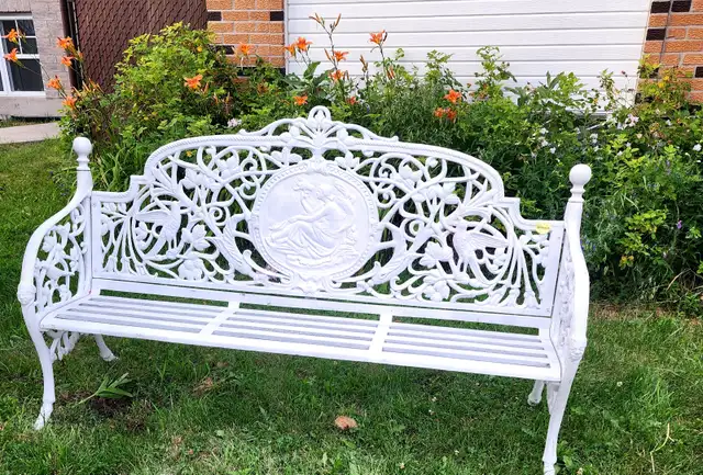 Banc de jardin antique  tres tres lourd victorien  trestres gran