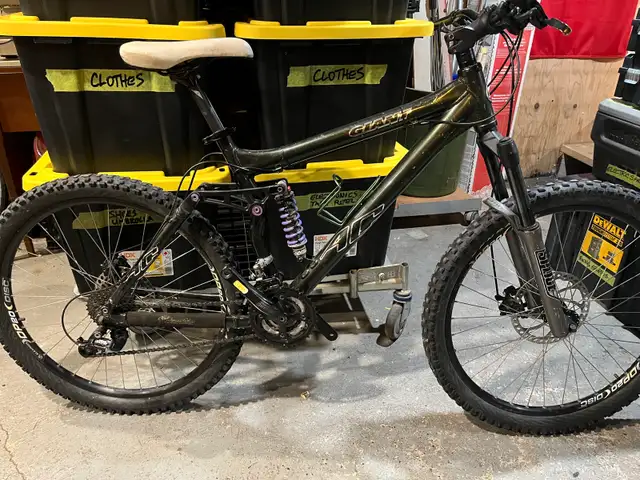 giant AC mtn bike