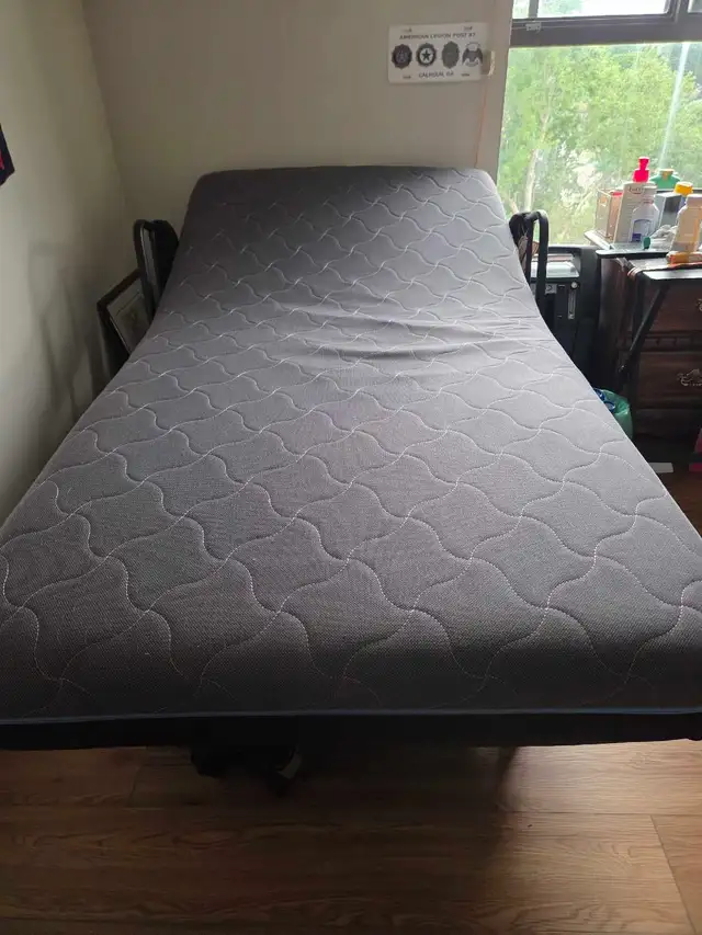 Bernards Furniture Group Electric Adjustable Bed