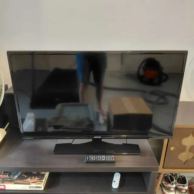 Téléviseur Samsung LED 40 pouces (Modèle UN40H5003)