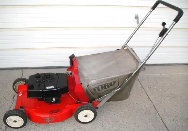 TORO 530 REAR BAG GAS LAWNMOWER