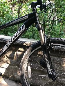 2010 Specialized mountain bike - Photo 2